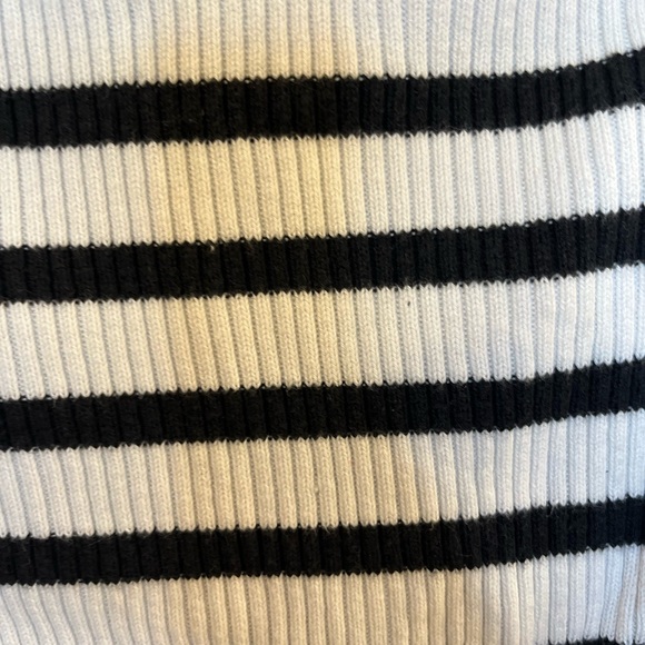 Hollister‎ Black and White Knit Top Fall Preppy Whimsical - Picture 6 of 7